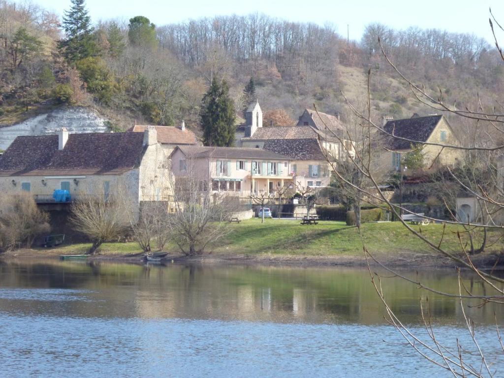 Hotel-Restaurant Cote Rivage Badefols-sur-Dordogne Bagian luar foto